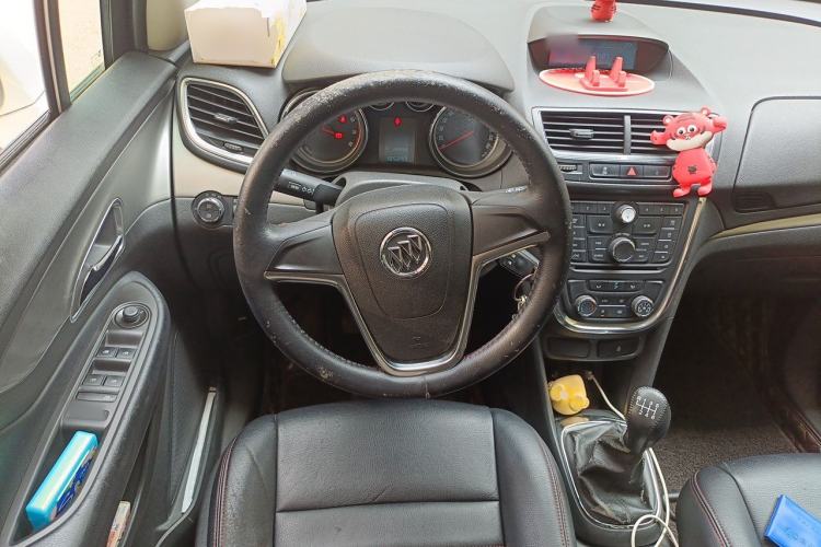 Used Buick Encore 2015 1.4T Manual Two-Wheel Drive Urban Advanced Model Steering Wheel