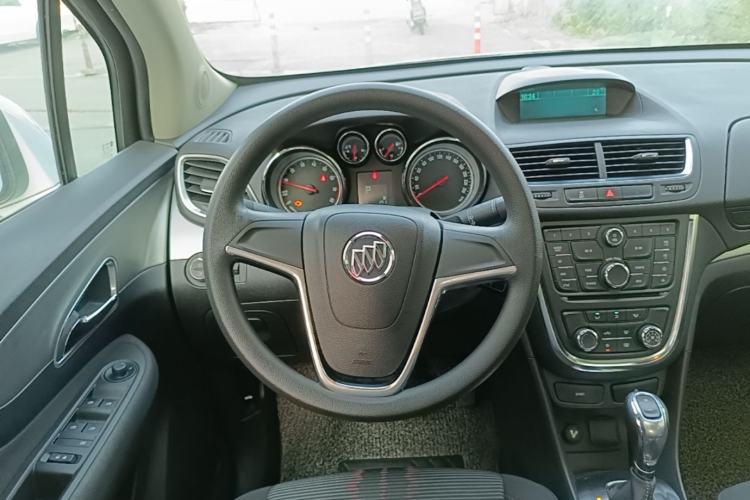 Used Buick Encore 2015 1.4T Automatic Two-Wheel Drive Urban Elite Version Steering Wheel