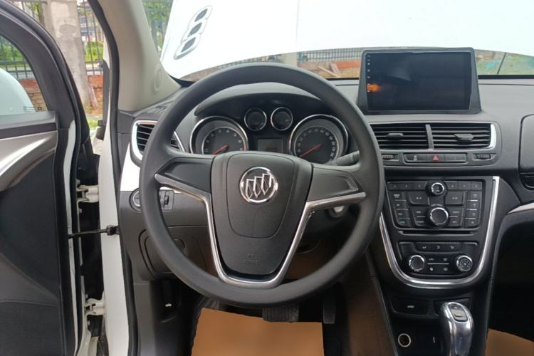 Used Buick Encore 2015 1.4T Automatic Two-Wheel Drive Urban Elite Version Steering Wheel