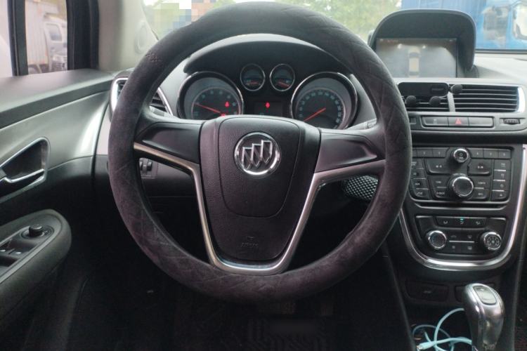 Used Buick Encore 2015 1.4T Automatic Two-Wheel Drive Urban Elite Version Steering Wheel