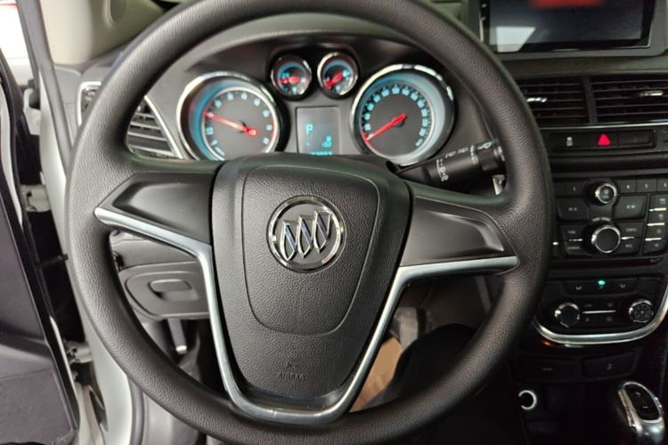 Used Buick Encore 2015 1.4T Automatic Two-Wheel Drive Urban Elite Version Steering Wheel