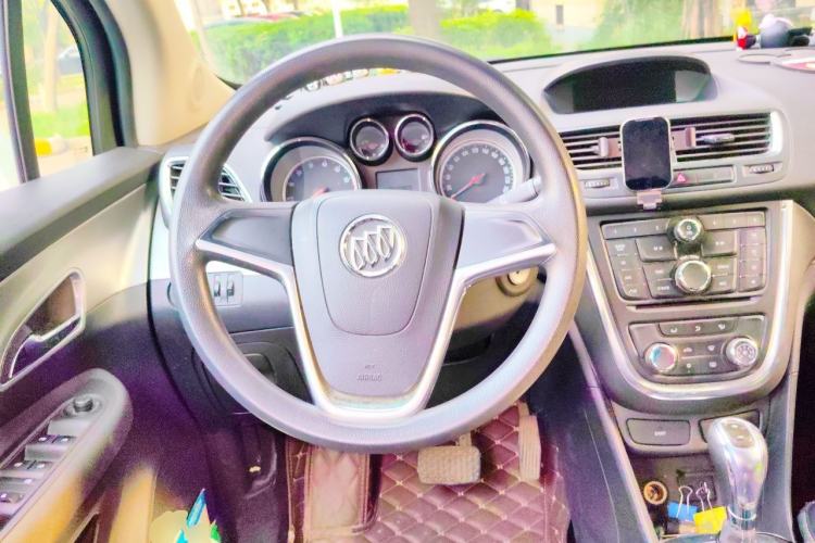Used Buick Encore 2015 1.4T Automatic Two-Wheel Drive Urban Elite Version Steering Wheel