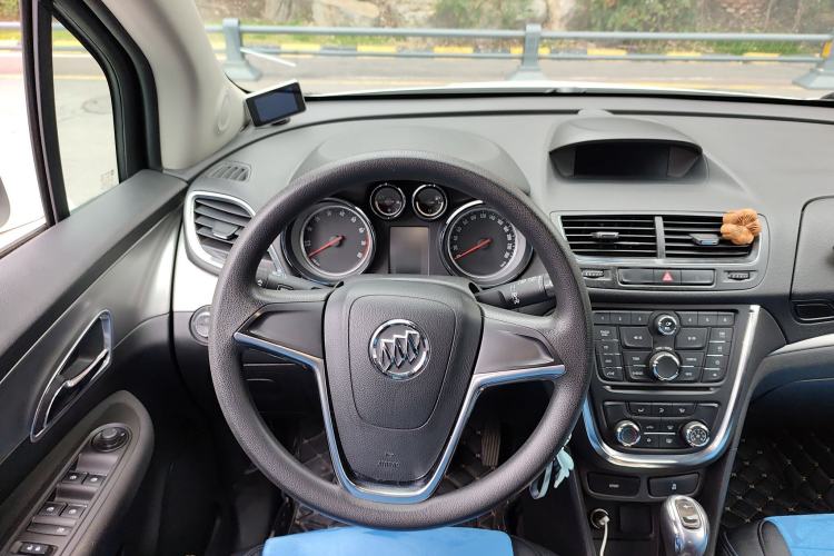 Used Buick Encore 2015 1.4T Automatic Two-Wheel Drive Urban Elite Version Steering Wheel