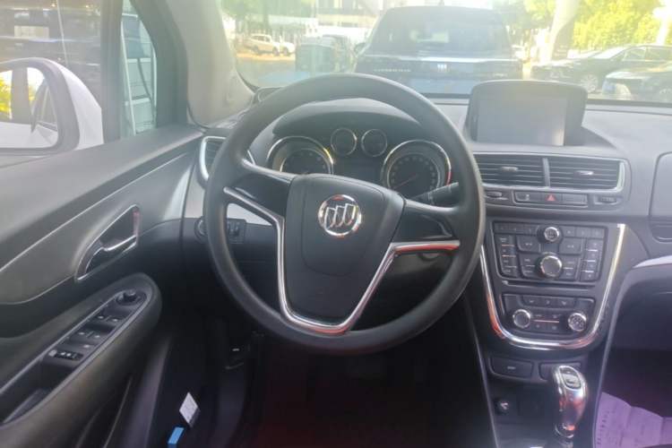Used Buick Encore 2015 1.4T Automatic Two-Wheel Drive Urban Elite Version Steering Wheel