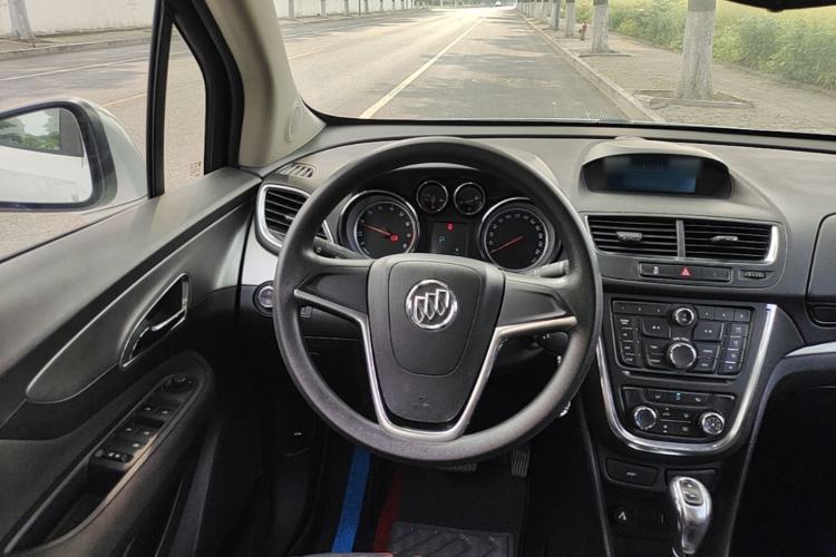 Used Buick Encore 2015 1.4T Automatic Two-Wheel Drive Urban Elite Version Steering Wheel