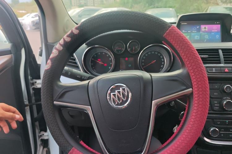 Used Buick Encore 2015 1.4T Manual Two-Wheel Drive Urban Advanced Model Steering Wheel