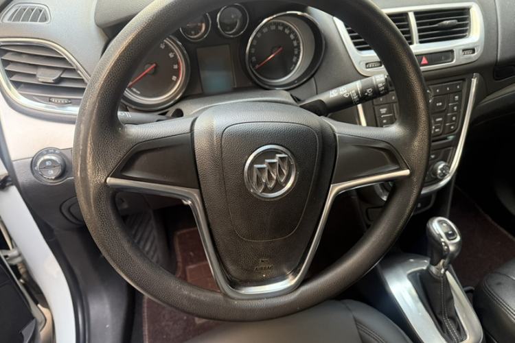 Used Buick Encore 2015 1.4T Automatic Two-Wheel Drive Urban Elite Version Steering Wheel