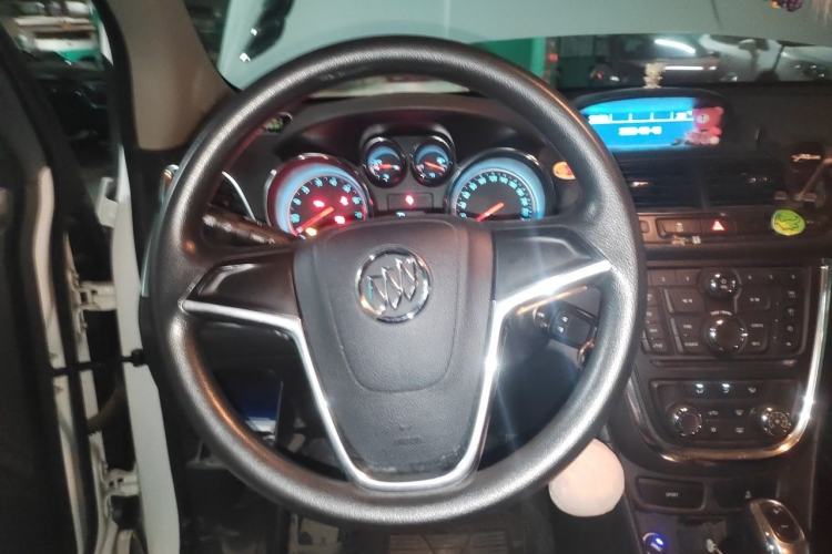 Used Buick Encore 2015 1.4T Automatic Two-Wheel Drive Urban Elite Version Steering Wheel