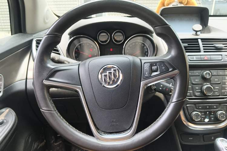 Used Buick Encore 2015 1.4T Automatic Two-Wheel Drive Urban Leading Model Steering Wheel