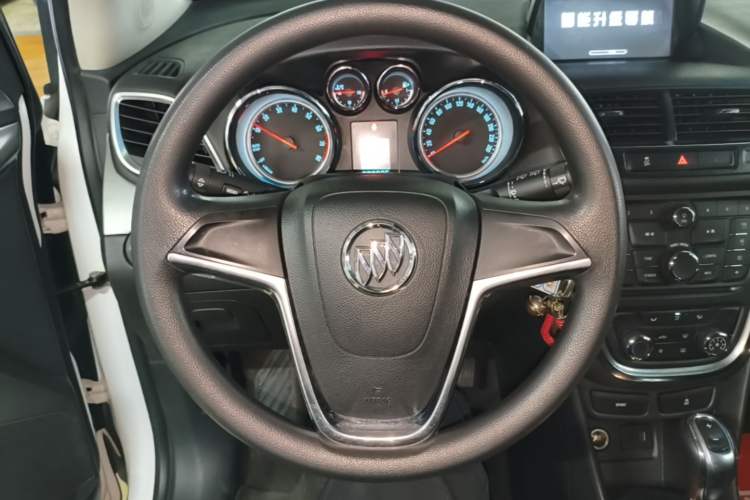 Used Buick Encore 2015 1.4T Automatic Two-Wheel Drive Urban Elite Version Steering Wheel