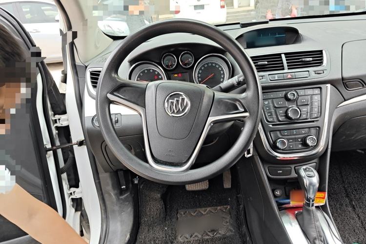 Used Buick Encore 2015 1.4T Automatic Two-Wheel Drive Urban Elite Version Steering Wheel