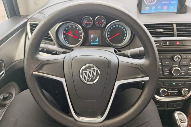 Used Buick Encore 2015 1.4T Automatic Two-Wheel Drive Urban Elite Version Steering Wheel