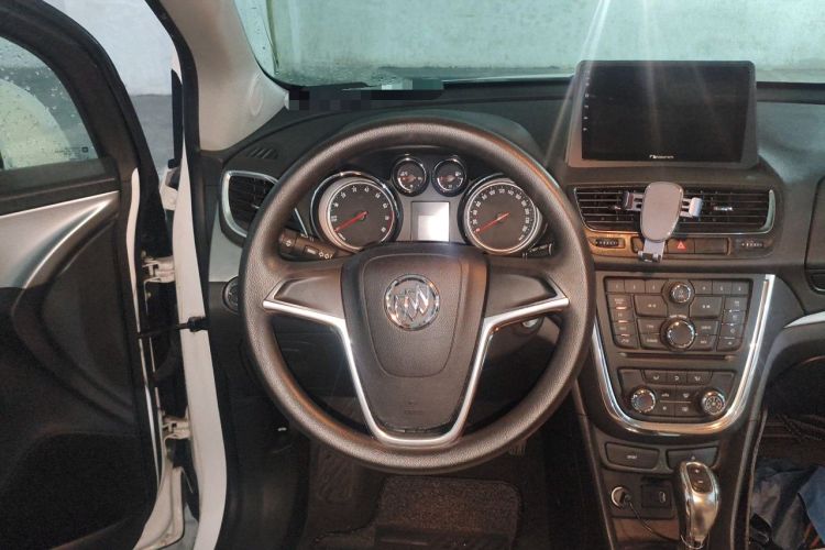 Used Buick Encore 2015 1.4T Automatic Two-Wheel Drive Urban Elite Version Steering Wheel