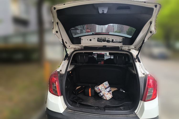 Used Buick Encore 2015 1.4T Automatic Two-Wheel Drive Urban Elite Version Trunk