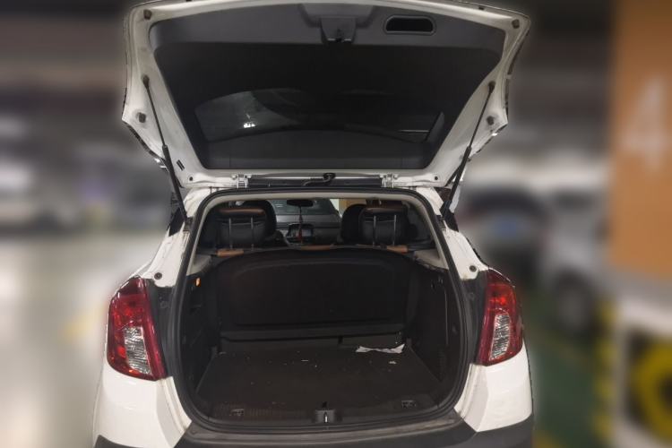 Used Buick Encore 2015 1.4T Automatic Two-Wheel Drive Urban Elite Version Trunk