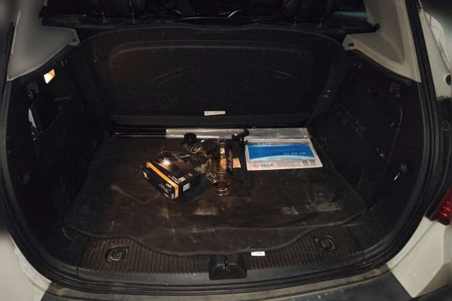 Used Buick Encore 2015 1.4T Automatic Two-Wheel Drive Urban Elite Version Trunk