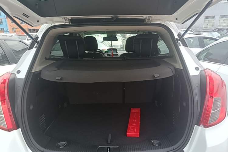 Used Buick Encore 2015 1.4T Automatic Two-Wheel Drive Urban Elite Version Trunk