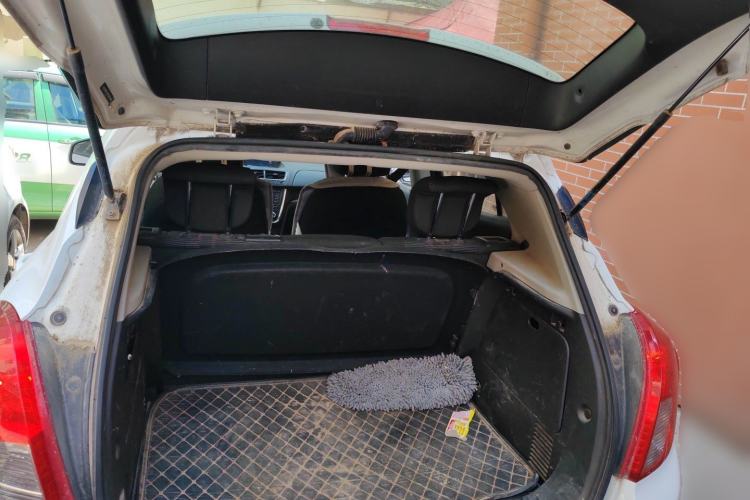 Used Buick Encore 2015 1.4T Automatic Two-Wheel Drive Urban Elite Version Trunk