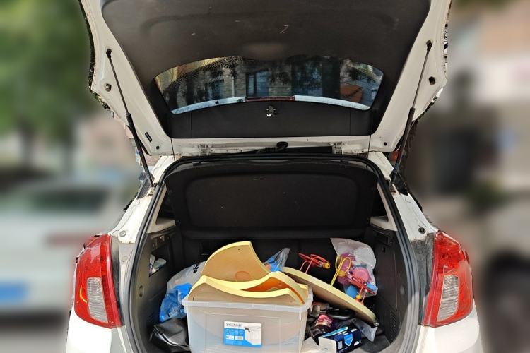 Used Buick Encore 2015 1.4T Automatic Two-Wheel Drive Urban Elite Version Trunk
