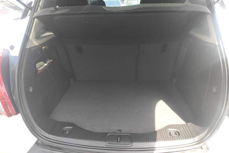 Used Buick Encore 2015 1.4T Automatic Two-Wheel Drive Urban Elite Version Trunk