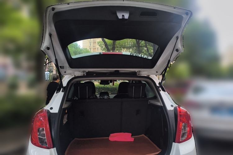 Used Buick Encore 2015 1.4T Automatic Two-Wheel Drive Urban Elite Version Trunk