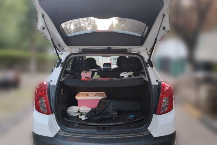 Used Buick Encore 2015 1.4T Manual Two-Wheel Drive Urban Advanced Model Trunk