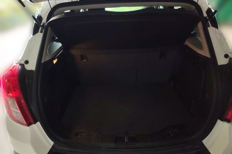 Used Buick Encore 2015 1.4T Automatic Two-Wheel Drive Urban Elite Version Trunk