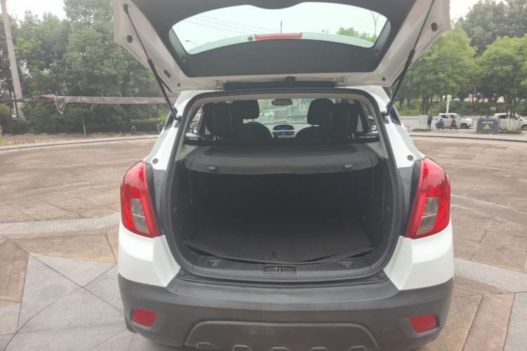 Used Buick Encore 2015 1.4T Automatic Two-Wheel Drive Urban Elite Version Trunk