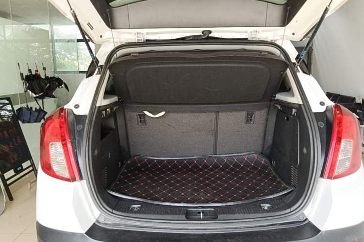 Used Buick Encore 2015 1.4T Automatic Two-Wheel Drive Urban Elite Version Trunk