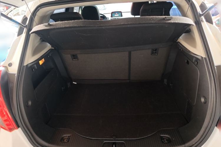 Used Buick Encore 2015 1.4T Automatic Two-Wheel Drive Urban Elite Version Trunk