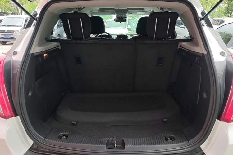 Used Buick Encore 2015 1.4T Automatic Two-Wheel Drive Urban Elite Version Trunk