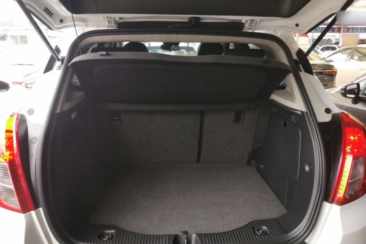 Used Buick Encore 2015 1.4T Automatic Two-Wheel Drive Urban Elite Version Trunk