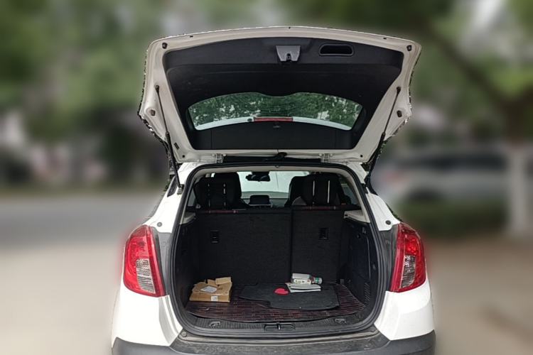 Used Buick Encore 2015 1.4T Manual Two-Wheel Drive Urban Advanced Model Trunk