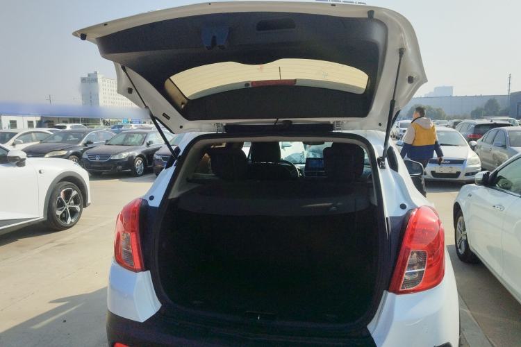 Used Buick Encore 2015 1.4T Automatic Two-Wheel Drive Urban Elite Version Trunk