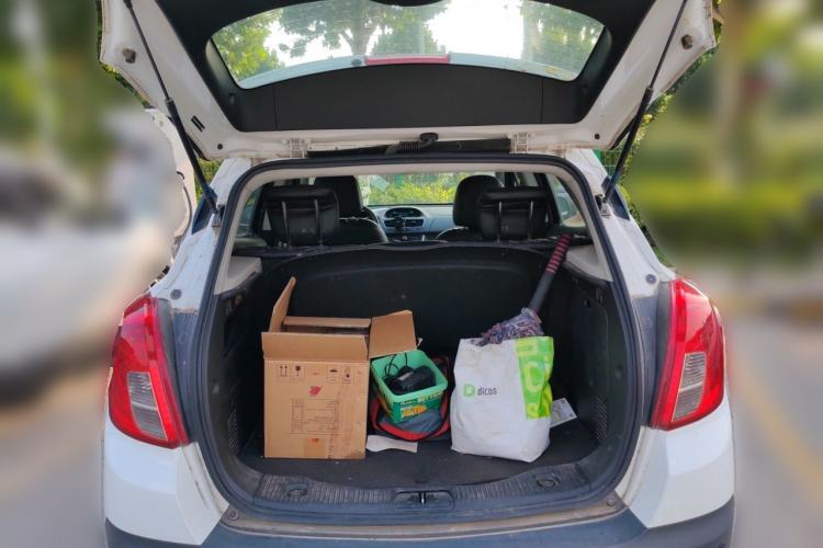 Used Buick Encore 2015 1.4T Automatic Two-Wheel Drive Urban Elite Version Trunk