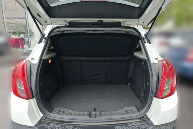 Used Buick Encore 2015 1.4T Automatic Two-Wheel Drive Urban Elite Version Trunk