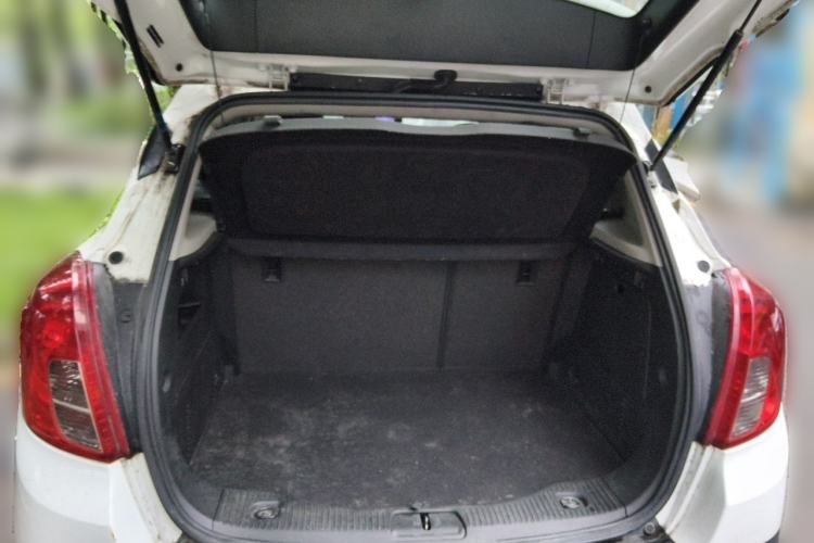 Used Buick Encore 2015 1.4T Manual Two-Wheel Drive Urban Advanced Model Trunk