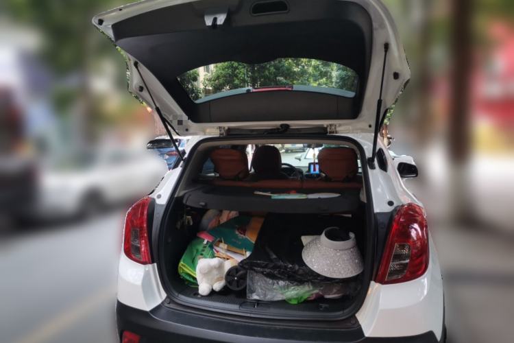 Used Buick Encore 2015 1.4T Automatic Two-Wheel Drive Urban Elite Version Trunk