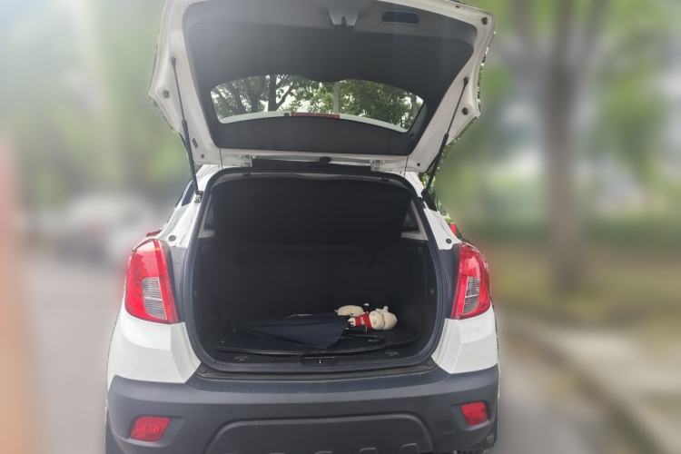 Used Buick Encore 2015 1.4T Automatic Two-Wheel Drive Urban Elite Version Trunk