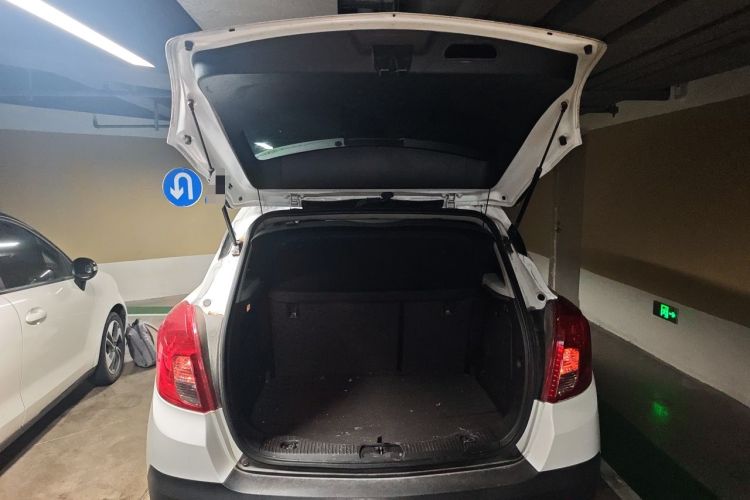 Used Buick Encore 2015 1.4T Manual Two-Wheel Drive Urban Advanced Model Trunk