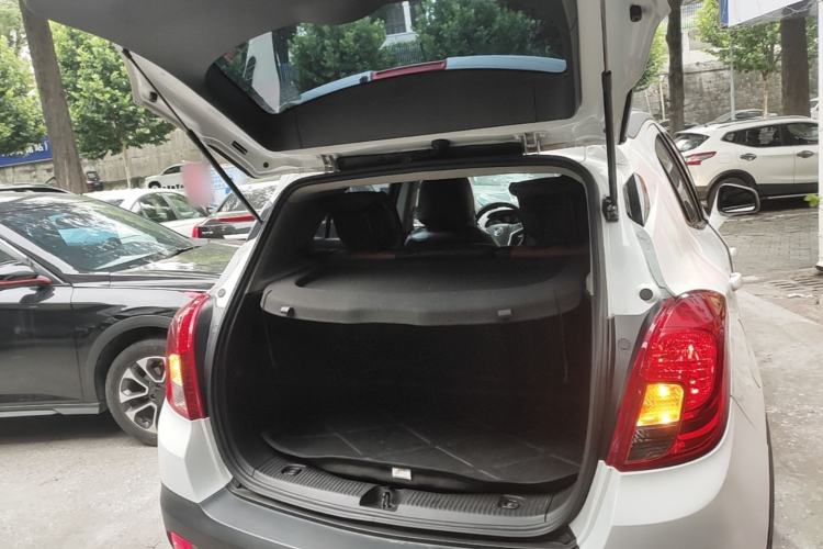Used Buick Encore 2015 1.4T Automatic Two-Wheel Drive Urban Elite Version Trunk
