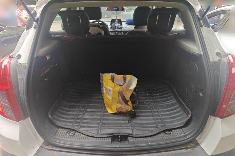 Used Buick Encore 2015 1.4T Automatic Two-Wheel Drive Urban Elite Version Trunk