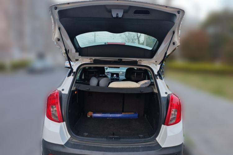 Used Buick Encore 2015 1.4T Automatic Two-Wheel Drive Urban Elite Version Trunk