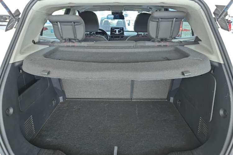 Used Buick Encore 2015 1.4T Automatic Two-Wheel Drive Urban Elite Version Trunk