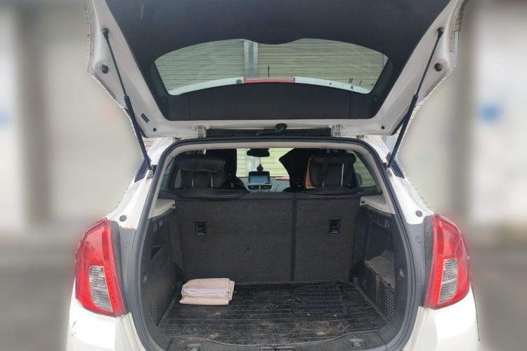 Used Buick Encore 2015 1.4T Automatic Two-Wheel Drive Urban Elite Version Trunk