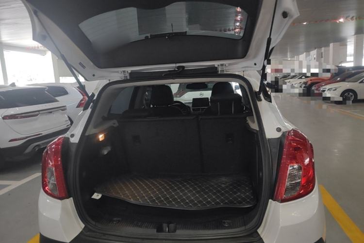 Used Buick Encore 2015 1.4T Automatic Two-Wheel Drive Urban Elite Version Trunk