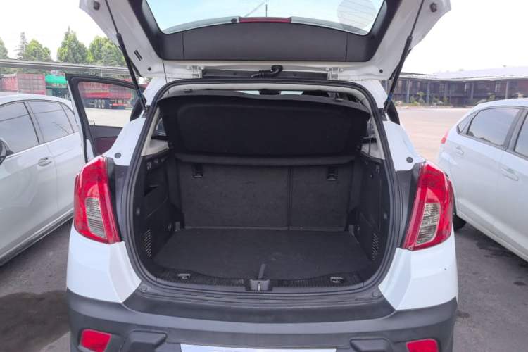 Used Buick Encore 2015 1.4T Manual Two-Wheel Drive Urban Advanced Model Trunk