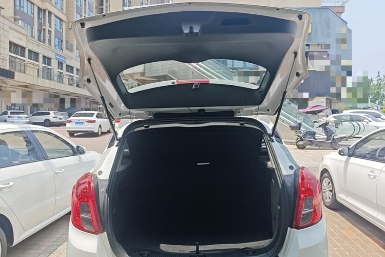 Used Buick Encore 2015 1.4T Automatic Two-Wheel Drive Urban Elite Version Trunk