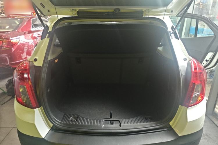 Used Buick Encore 2015 1.4T Automatic Two-Wheel Drive Urban Elite Version Trunk