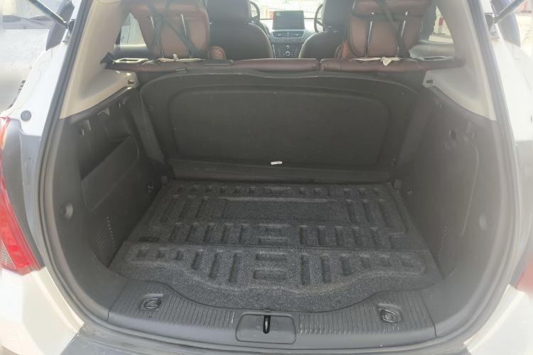 Used Buick Encore 2015 1.4T Automatic Two-Wheel Drive Urban Elite Version Trunk